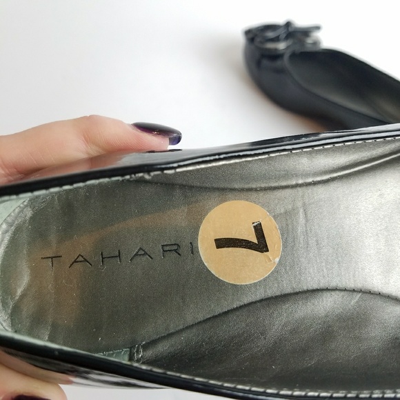 Tahari Black Patent Leather Ballet Flats with Bows - Picture 5 of 7